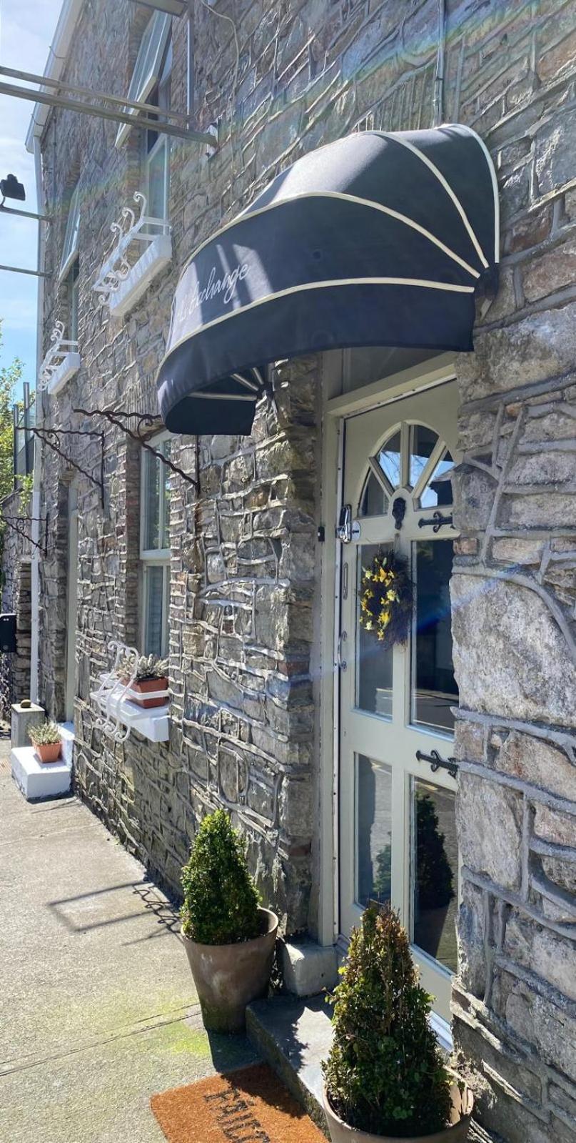 The Old Exchange Hotel Clifden Exterior photo